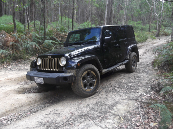 Review - 2014 Jeep Wrangler Dragon Review and Road Test