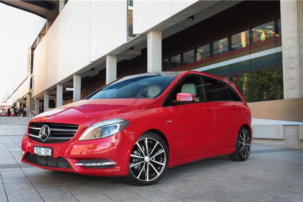 Review - 2013 Mercedes-Benz B200 Review and Road Test