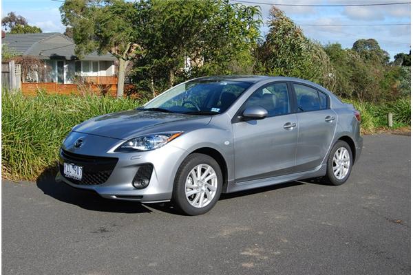 Review - 2012 Mazda3 SP20 SkyACTIV Review and Road Test