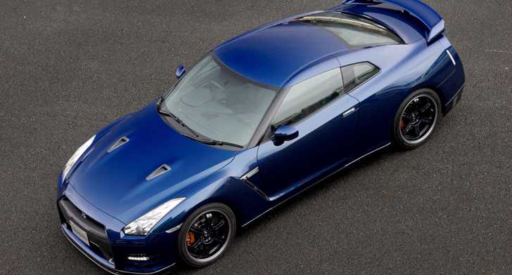 2011 NISSAN GT-R