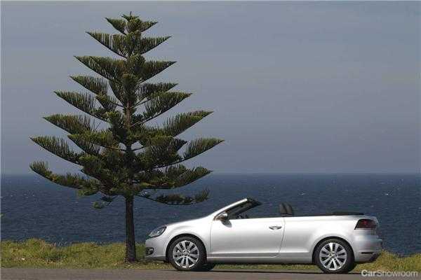 2011 VOLKSWAGEN GOLF