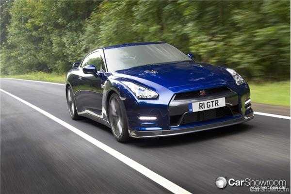 Review 2011 Nissan Gtr Review And First Drive