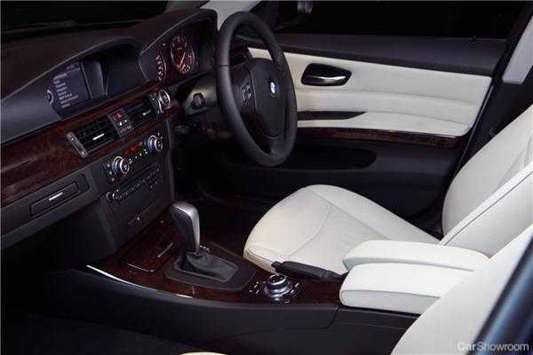 2010 BMW 3 4D WAGON