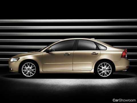 2010 VOLVO S40