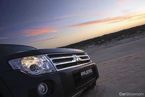 2009 MITSUBISHI PAJERO