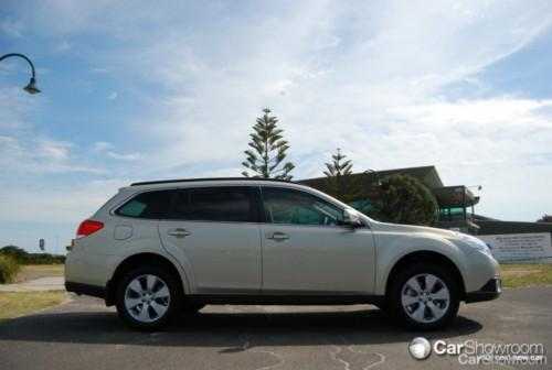 2010 SUBARU OUTBACK