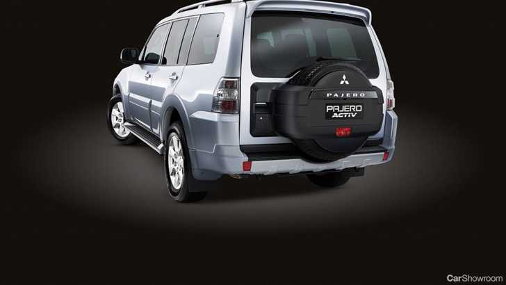 2010 MITSUBISHI PAJERO