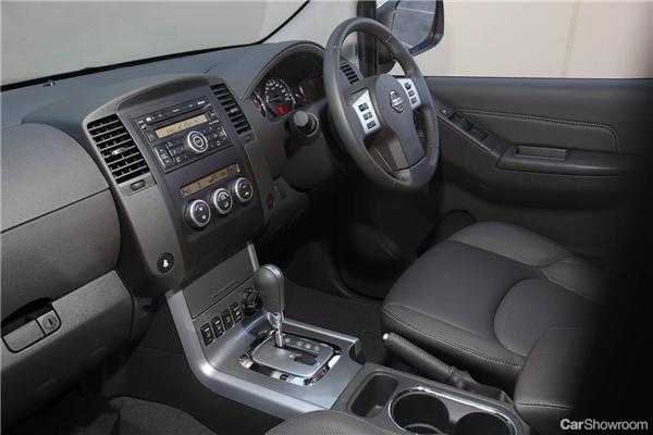 2010 NISSAN PATHFINDER 4D WAGON