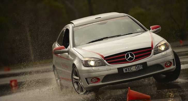 2010 MERCEDES-BENZ