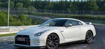 2010 NISSAN GT-R