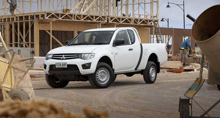 2010 MITSUBISHI TRITON