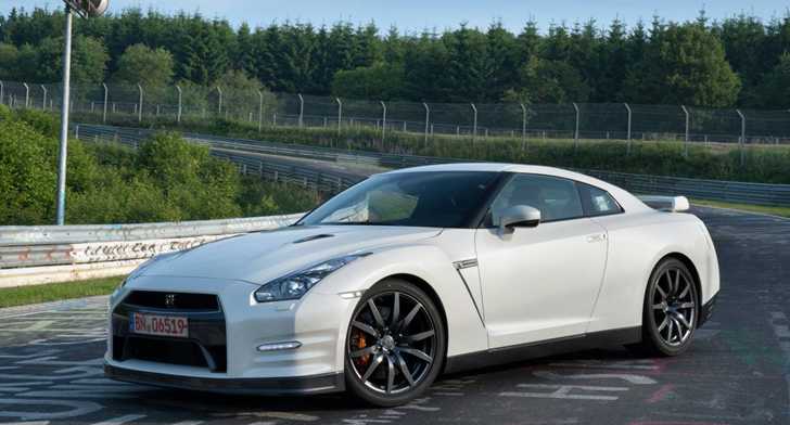 2010 NISSAN GT-R