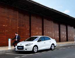 2011 RENAULT FLUENCE 4D SEDAN