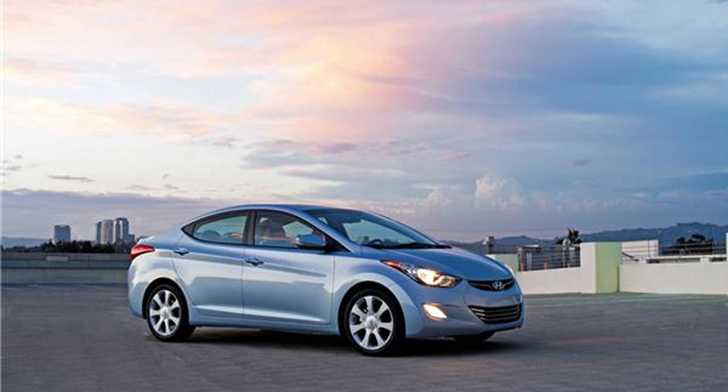 2011 HYUNDAI ELANTRA 4D SEDAN