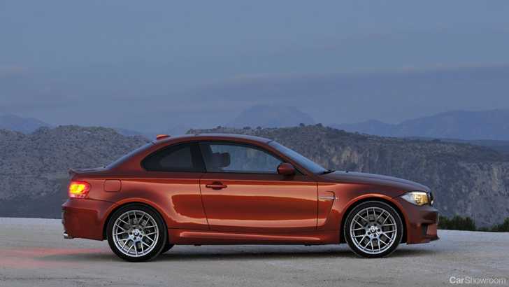 2011 BMW 1 2D COUPE