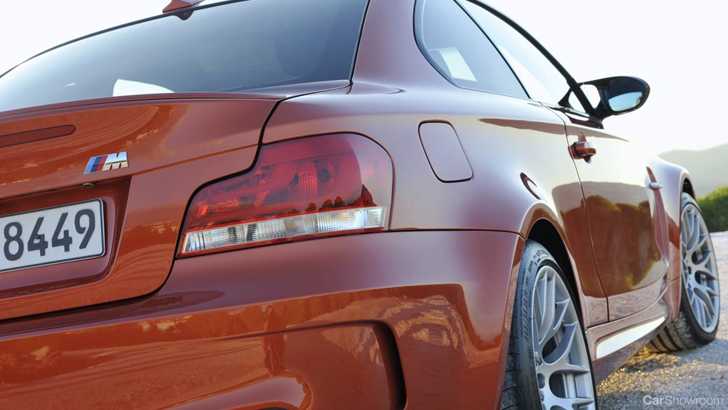 2011 BMW 1 2D COUPE