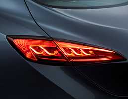 HOLDEN COMMODORE