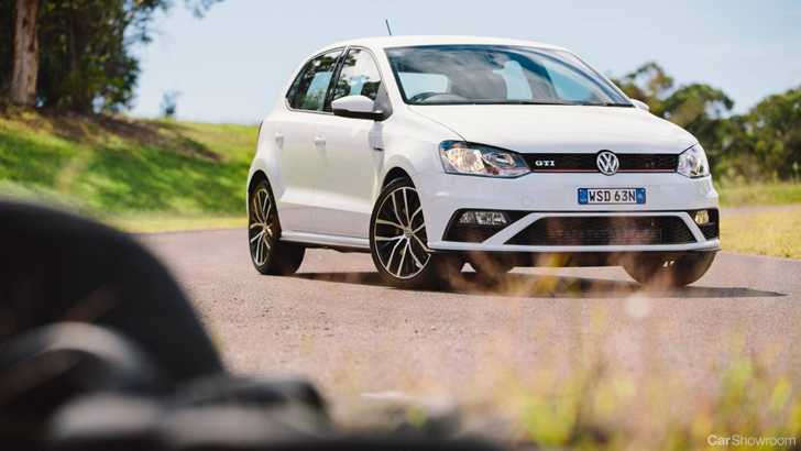 2015 VOLKSWAGEN POLO
