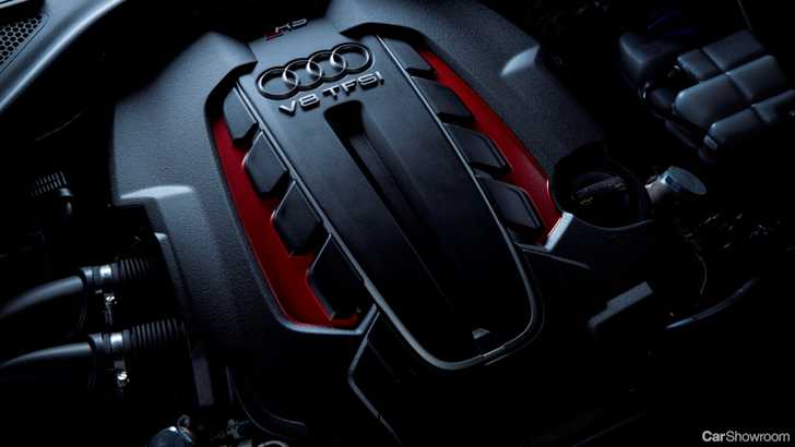 2015 AUDI RS6