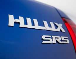 TOYOTA HILUX