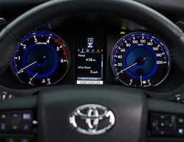 2015 TOYOTA HILUX