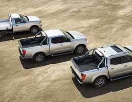 2015 NISSAN NAVARA