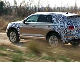 More Teasers Of The Volkswagen Touareg Drop - 02