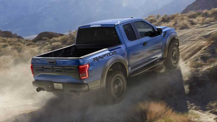 Chevrolet Silverado ZRX vs Ford F-150 Raptor - Fight!