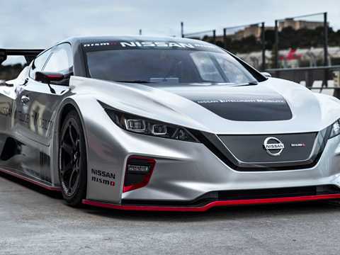 Nissan Unleashes Leaf Nismo RC On The Track For The First Time
