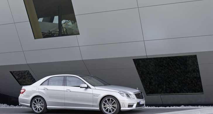 2011 MERCEDES-BENZ E63
