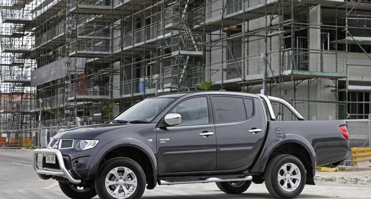 2011 MITSUBISHI TRITON