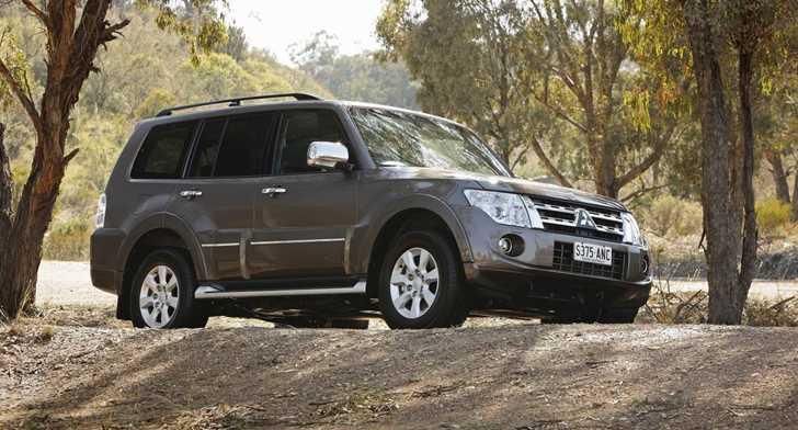 2011 MITSUBISHI PAJERO