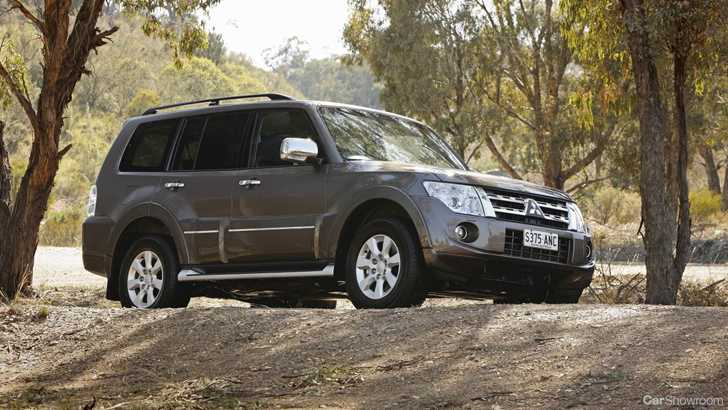 2012 MITSUBISHI PAJERO